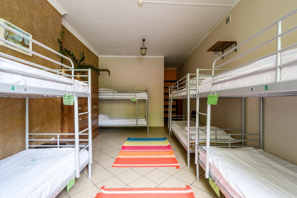 Hostel Krokodyl Varsavia Esterno foto