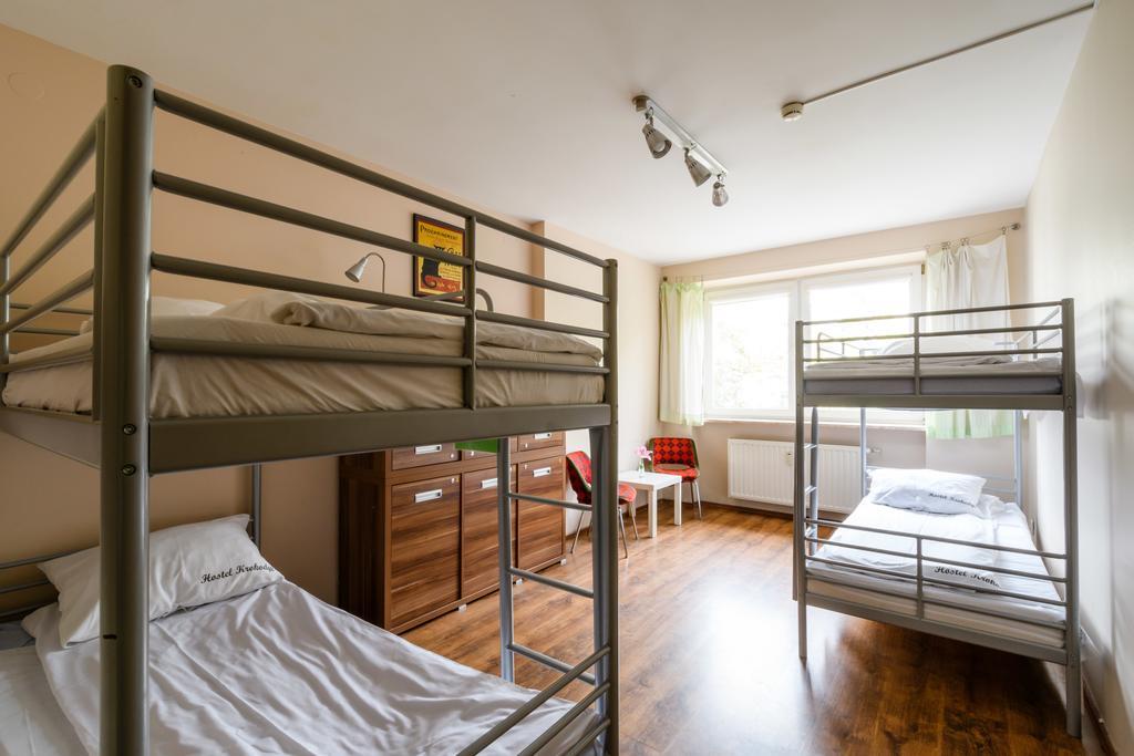 Hostel Krokodyl Varsavia Esterno foto