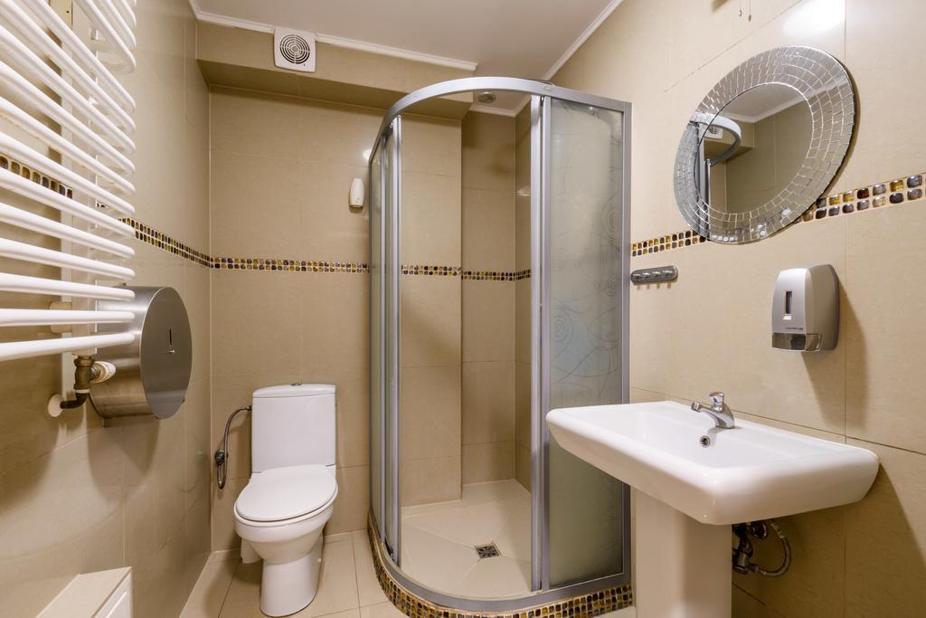 Hostel Krokodyl Varsavia Esterno foto