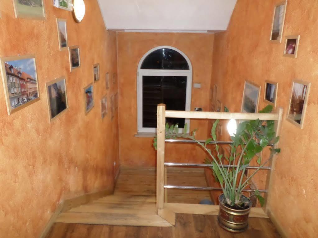Hostel Krokodyl Varsavia Esterno foto