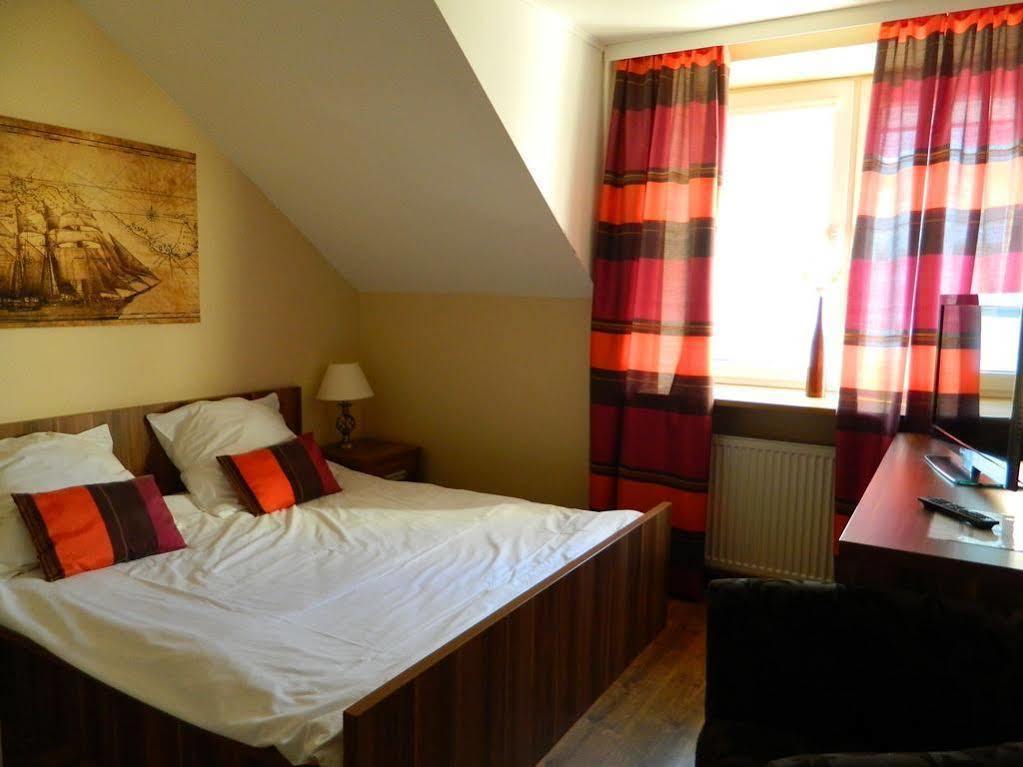 Hostel Krokodyl Varsavia Esterno foto
